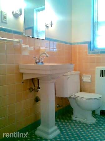 Building Photo - 5841 Devonshire Ave