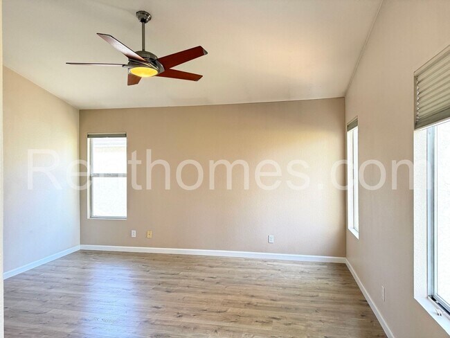 Building Photo - 10886 Caminito Colorado