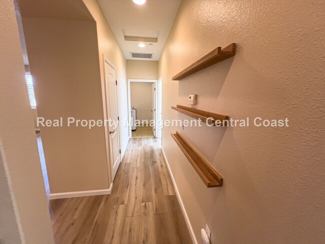 Building Photo - AVAILABLE NOW - Nice Home In Broad St Vill...