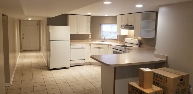 Building Photo - 4039 N Long Ave