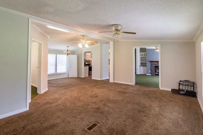 Building Photo - 3225 Melba Dr