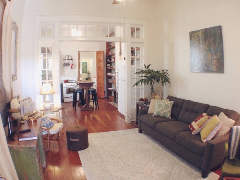 Living Room - 2815 Ursulines Ave