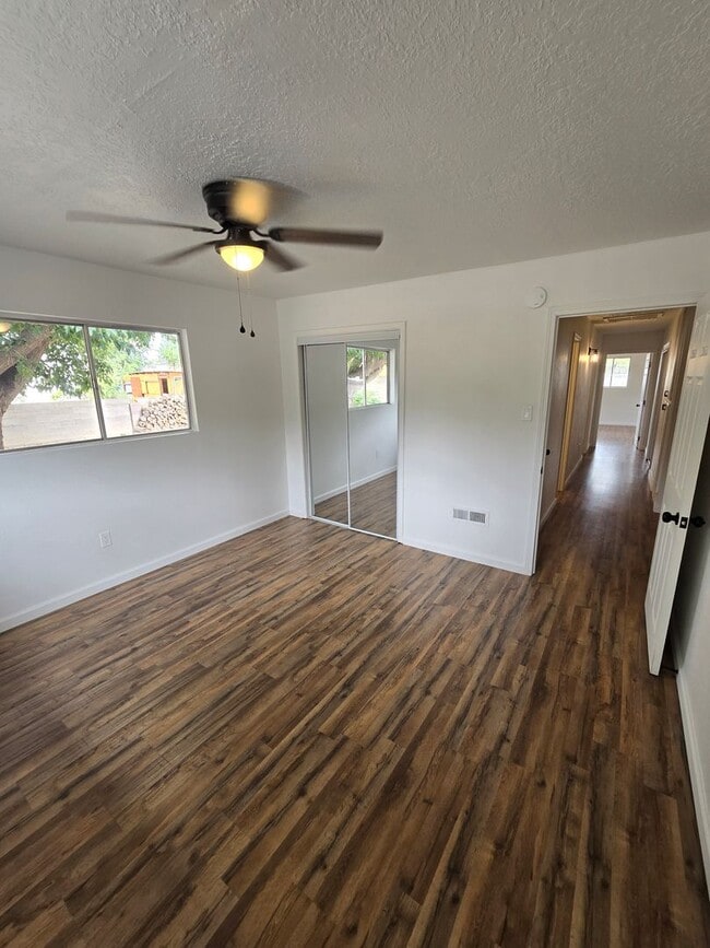 Building Photo - 2115 Perry Rd SW