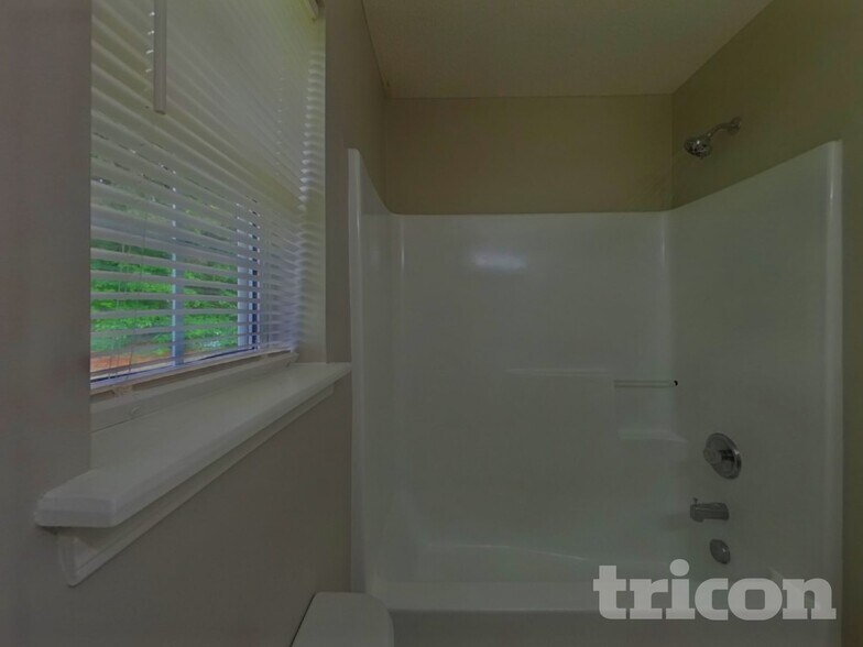 Building Photo - 6417 Sunman Rd