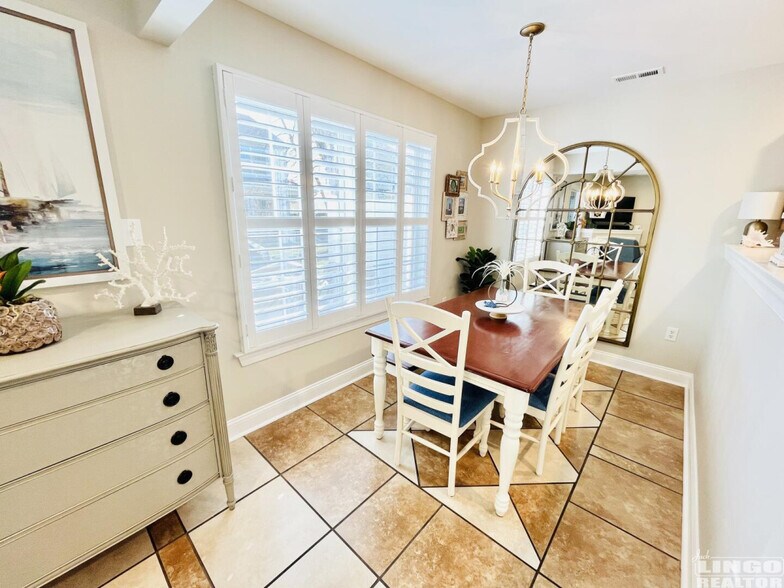 Dining Area - 20256 Simonton Ct