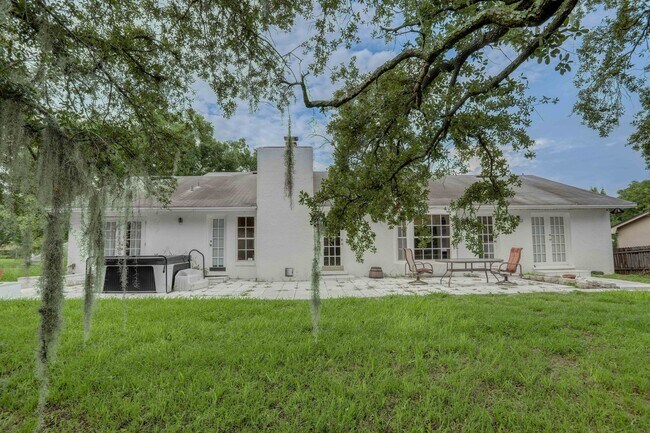 Building Photo - 5212 Abelia Dr