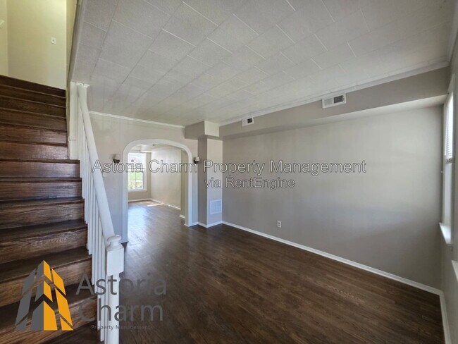 Building Photo - 1418 N Dukeland St