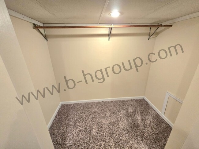 Building Photo - 5412 41st Ave