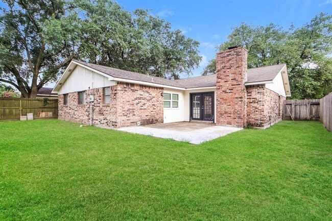 Building Photo - 3811 Broken Elm Dr