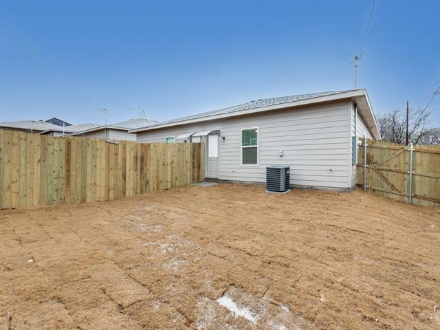 Building Photo - 3207 Karen St