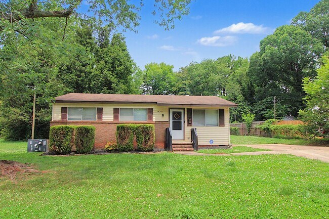 Building Photo - Updated 3-Bedroom Ranch with Modern Finishes & Timeless Charm