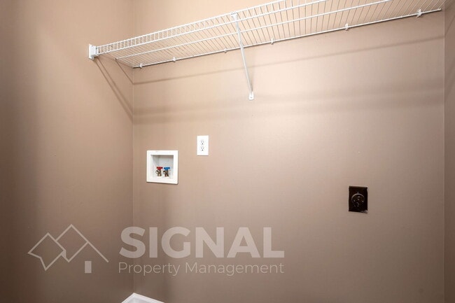 Building Photo - 1719 Annendale Dr