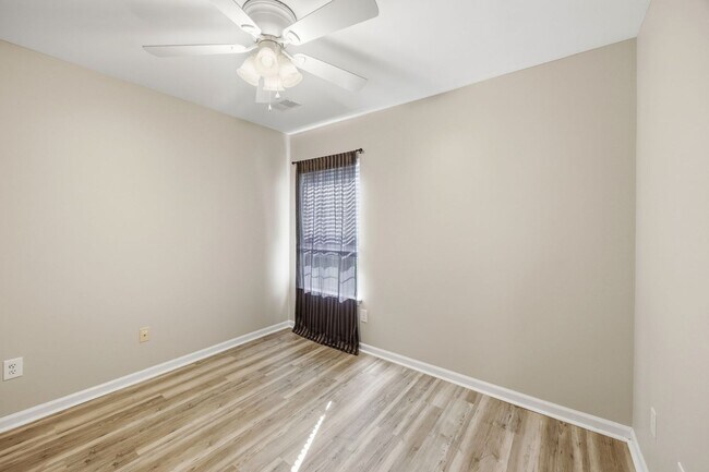 Building Photo - Comfortable 3BR Ranch with 2-Car Garage in Northwoods Pointe