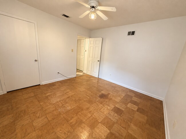 Building Photo - 3002 Inda St