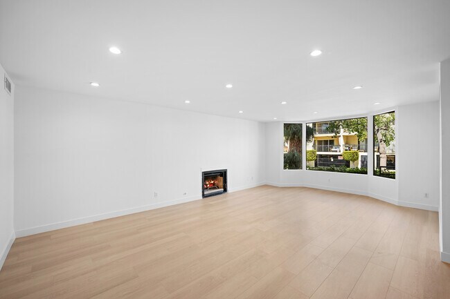 Building Photo - 350 W Loraine St
