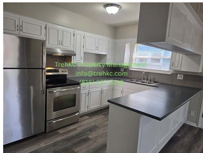 Building Photo - 1860 E 76th St