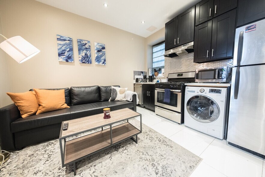 Building Photo - 5 W 101st St