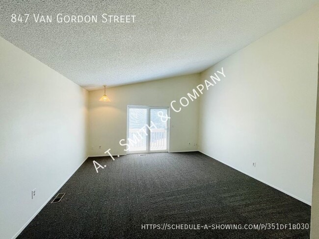 Building Photo - Clean And Spacious Two Bedroom Duplex With...
