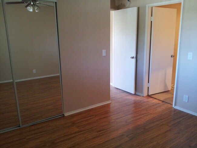 Building Photo - Bright and Modern Second Floor 1 Bedroom 1...