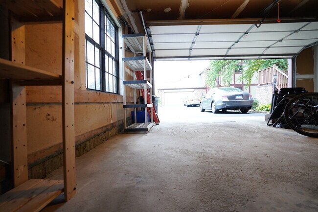 Building Photo - 361 Farnsworth Ct