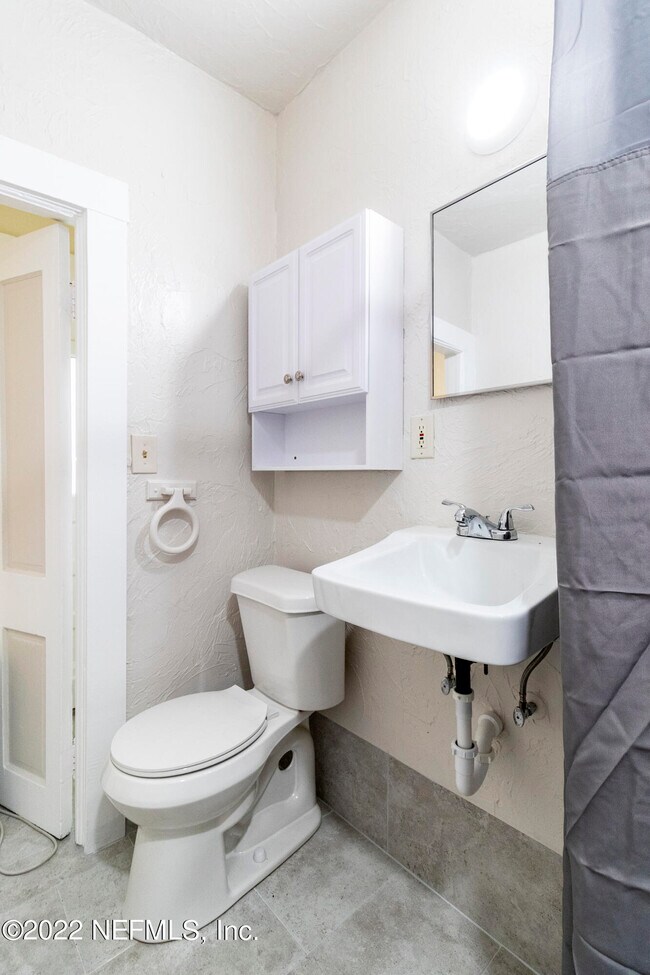 Building Photo - 24 Riberia St