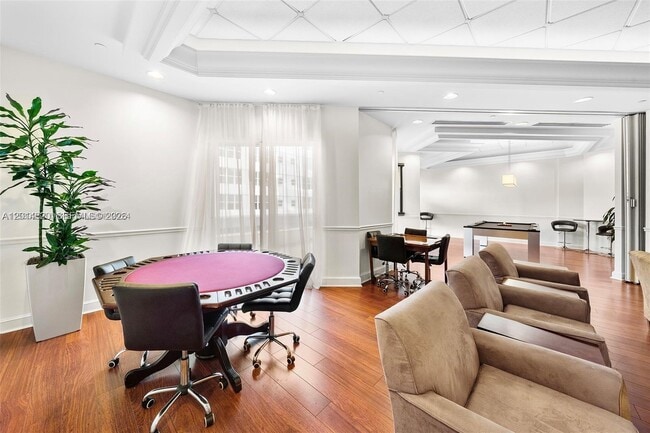 Building Photo - 4775 Collins Ave