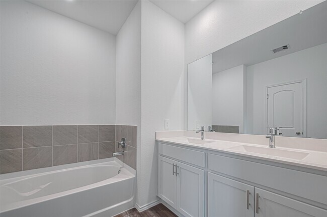 Building Photo - 27306 Sunterra Village Dr