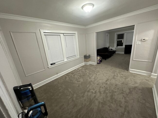 Building Photo - 8635 Trumbull Ave