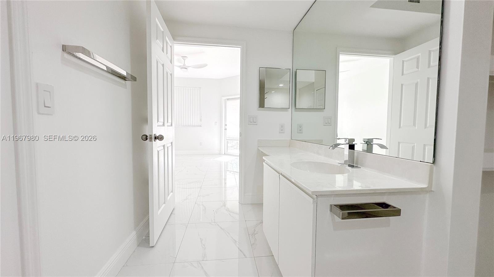 Building Photo - 3255 NE 184th St