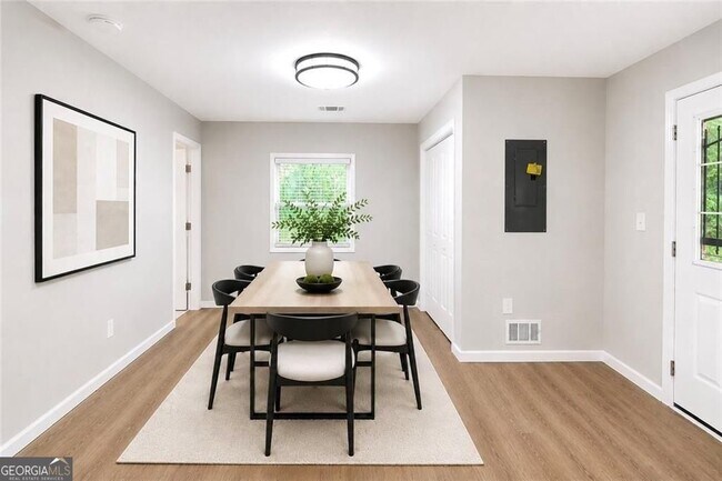 Building Photo - 1639 Bridgeport Dr NW