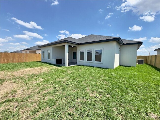 Building Photo - 905 Durango Dr