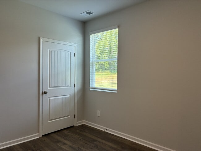 Building Photo - 6619 Japonica Ln