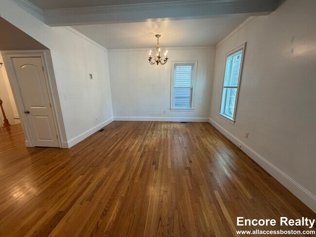 Building Photo - 157 M St