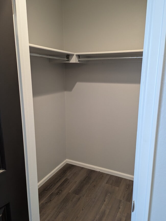 Building Photo - 1525 Hull St