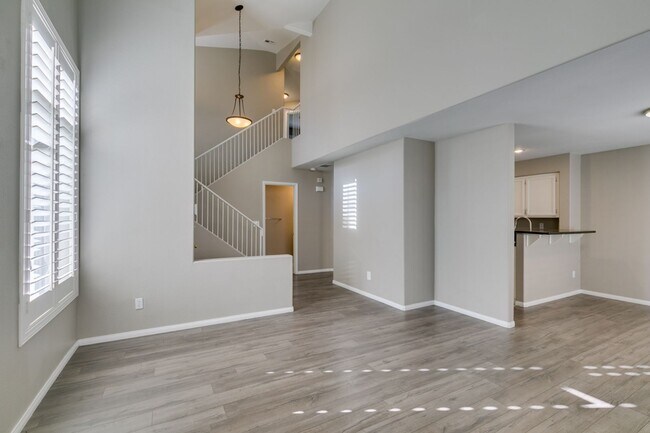 Building Photo - GORGEOUS HOME WITH TONS OF UPGRADES*GATED COMMUNITY WITH A COMMUNITY POOL*