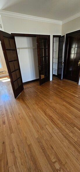 Building Photo - 3824 N Greenview Ave