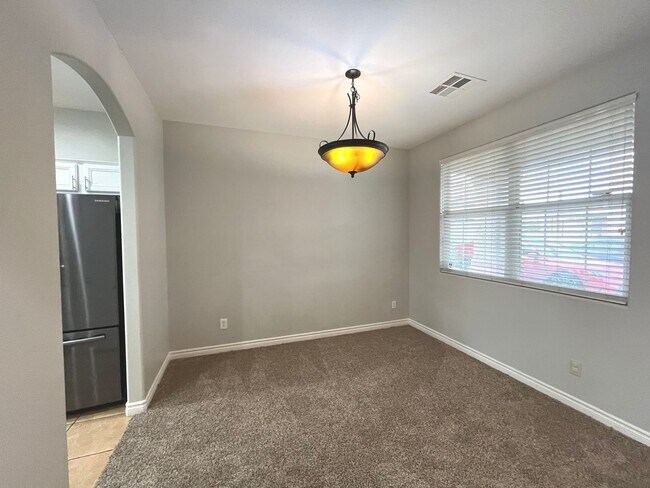 Building Photo - 1847 sq ft, 2 story, 4 Bedroom, 2 1/2 bath, 2 Car Garage home in the Vibrant city of Las Vegas.