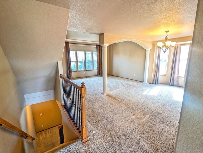 Building Photo - Gorgeous 5b 3b Single Family Home w/ a View