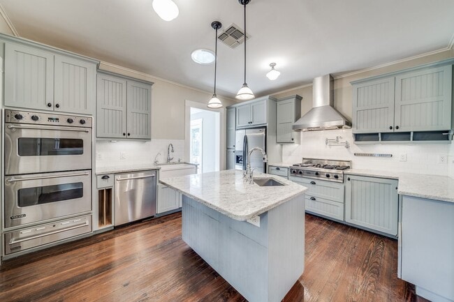 Building Photo - BEAUTIFUL HOME IN BLUEBONNET HILLS, ALAMO HEIGHTS