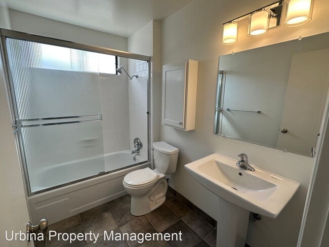 Building Photo - 3 br, 2 bath House - 810 Shady Oak Drive