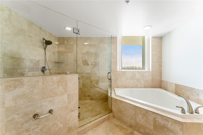 Building Photo - 1755 E Hallandale Beach Blvd