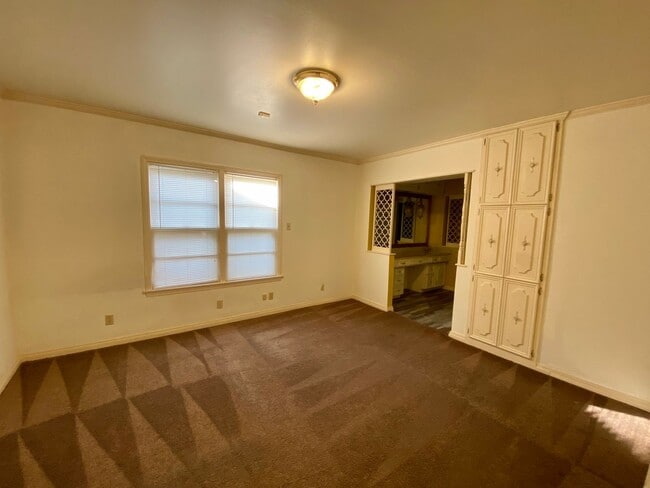 Building Photo - 3 bed 2.5 with awesome basement near Tech now available