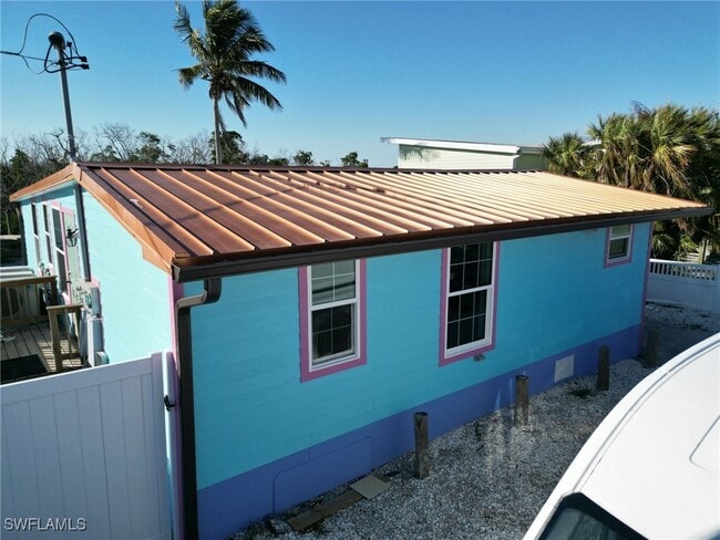 Building Photo - 4874 Pine Island Rd
