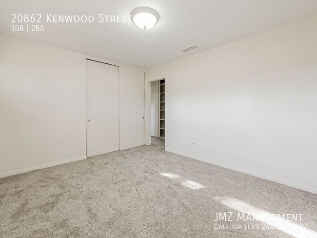 Building Photo - 20862 Kenwood St