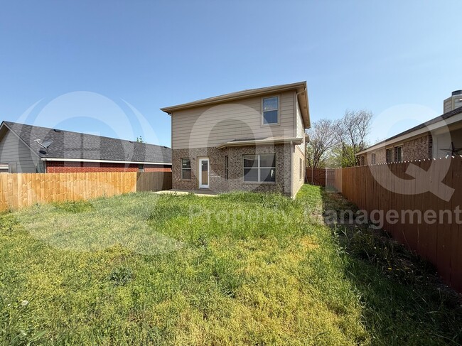 Building Photo - 4019 Houston Dr