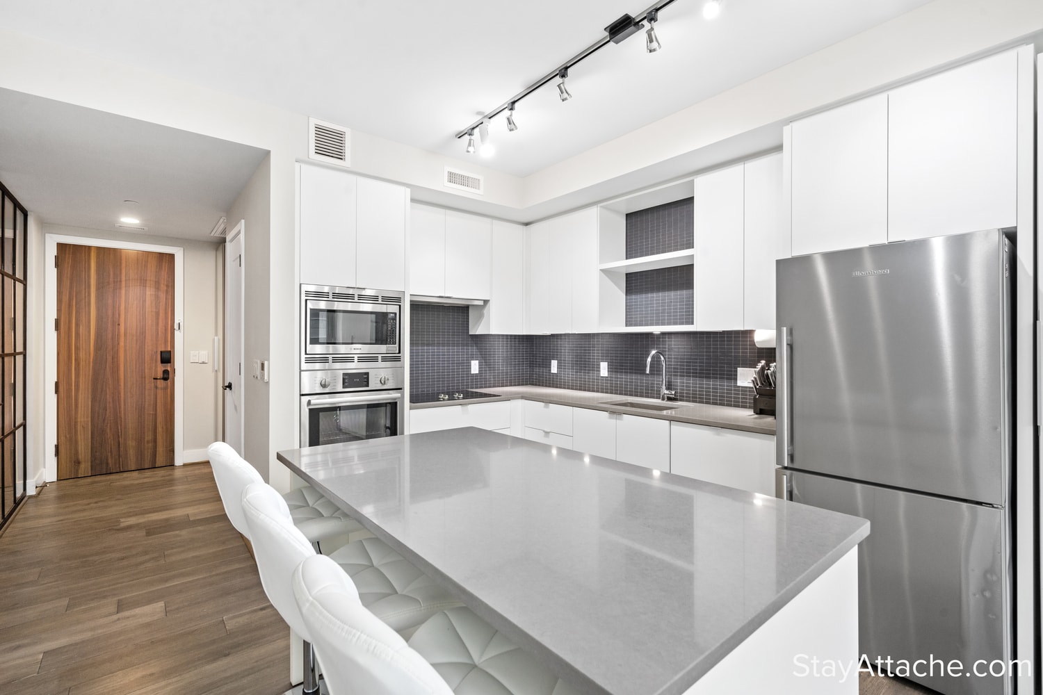 Building Photo - 1300 4th St SE