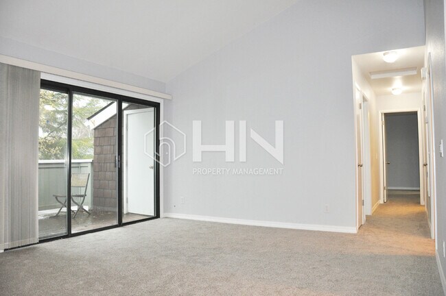 Building Photo - 200 Compton Cir