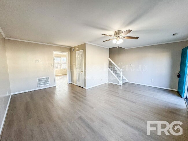 Building Photo - 2700 Thackery Rd