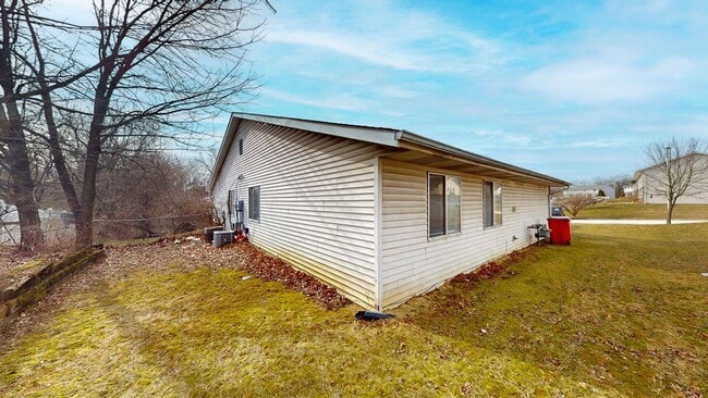 Building Photo - 3140 Walden Pl