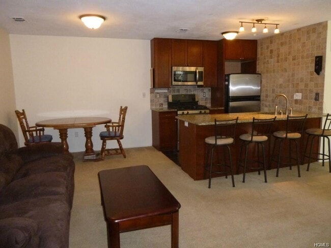 Building Photo - 36 Homestead Village Dr